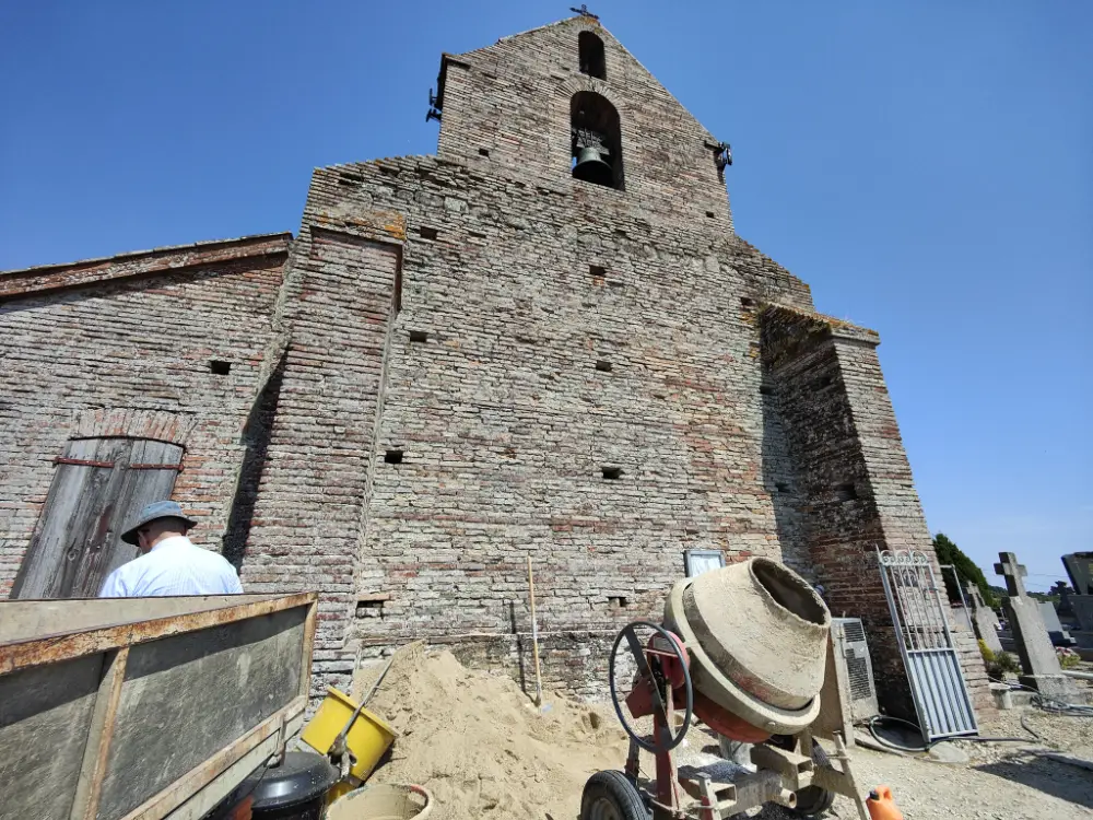 En restaurant l'église d'Espis, des bénévoles mettent au jour des peintures médiévales 3 IMG20260619160617