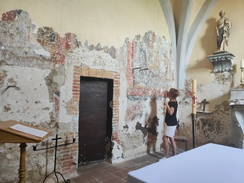 En restaurant l'église d'Espis, des bénévoles mettent au jour des peintures médiévales 7 IMG20260619162032