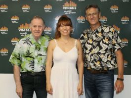 A la découverte de Léna, une voix entre chanson, jazz et soul Portrait de la chanteuse Léna lors de son passage dans les studios de VFM 88.9 à Montauban.