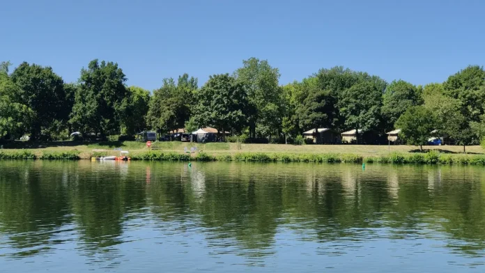 Des hébergements du camping municipal de Moissac mis gratuitement à disposition des familles évacuées par les incendies.