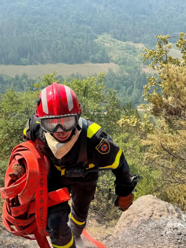 Les sapeurs parachutistes du 17ᵉ RGP mobilisés contre les feux de forêt en France 3 e8d342bb c5ed 4704 bdc3 b1c9c122b0d9