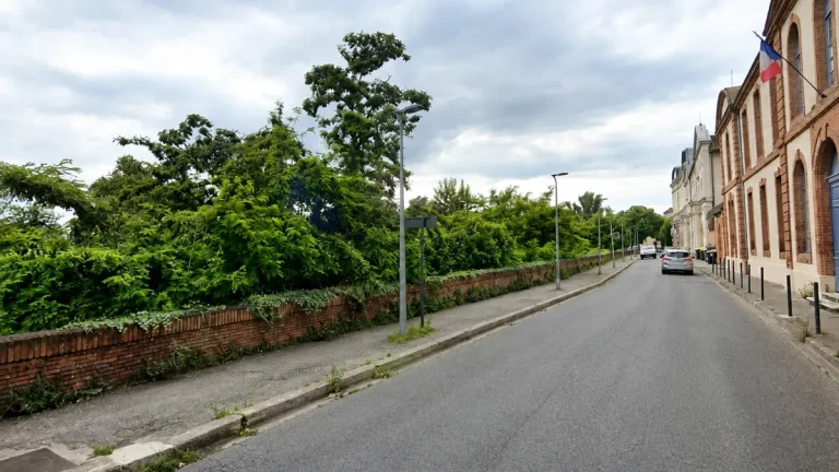 Vue du quai de Verdun à Montauban où des travaux de réhabilitation du mur de soutènement débuteront le 16 juillet.