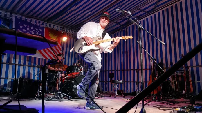 Cadill'Rock Band en concert à Moissac Cadill'Rock Band sur scène lors d'un concert
