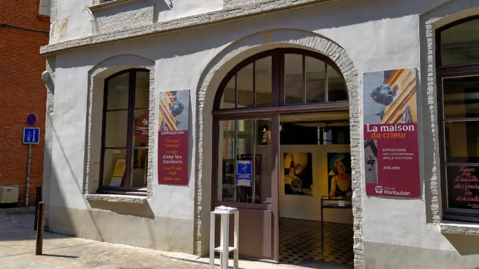 La Maison du Crieur accueille l'exposition d'Osman Suleman Façade de la Maison du Crieur à Montauban, où Osman Suleman expose « Voyage dans les couleurs ».
