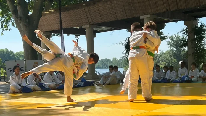 Judokas de Moissac Judo lors d'un entraînement sur le tatami
