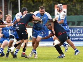 Fédérale 3. Moissac s’impose face à Villeneuve XV : « Ces deux victoires font vraiment du bien » Un joueur de l'Avenir moissagais, ballon en main, tente de franchir la défense de Villeneuve lors du match de Fédérale 3