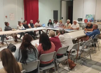 Deux Jours de Montcuq : cinquante éditions, 200 kilomètres et des générations de bénévoles Réunion des organisateurs et bénévoles des Deux Jours de Montcuq dans la salle des fêtes